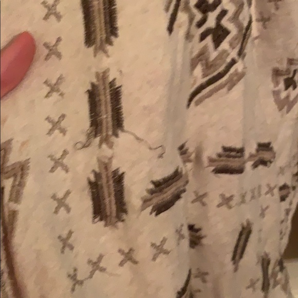 Lucky Brand Sweater - Picture 5 of 9
